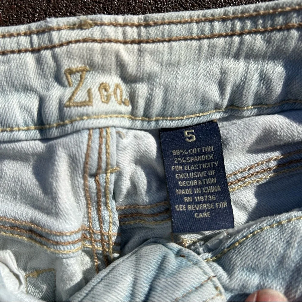 ZCO Women’s Light Wash Boot Cut Jeans - Picture 5 of 8